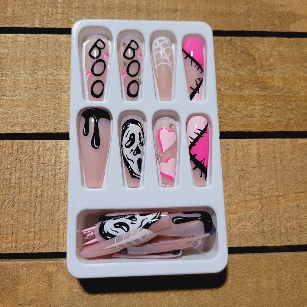 Boutique Press On Nails